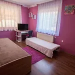 Baratkozo Vendeghaz Guest house