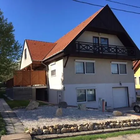 Baratkozo Vendeghaz Penzion